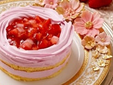 イチゴのホールケーキ
